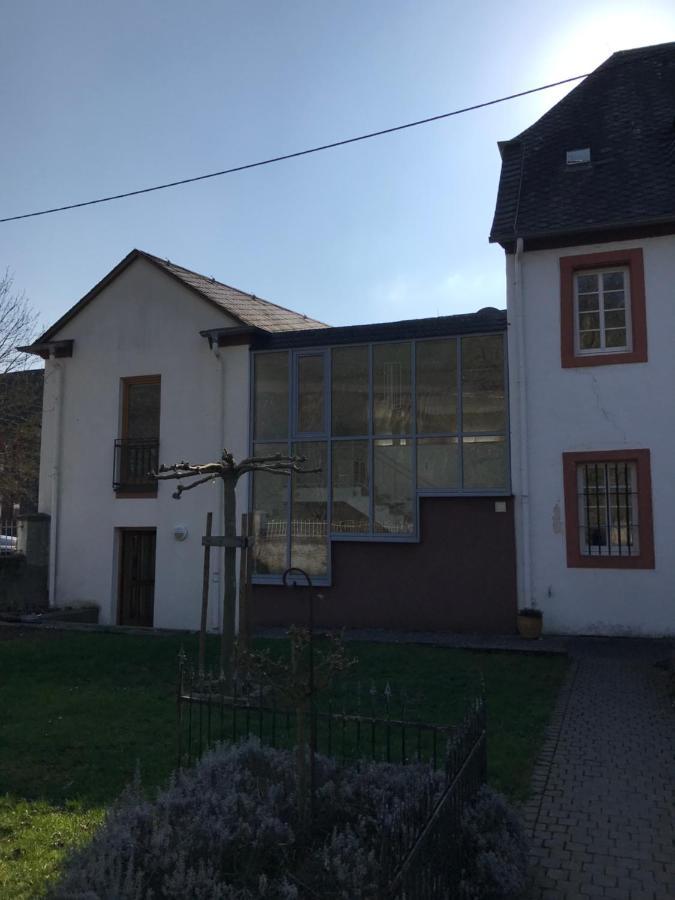 Ferienwohnung Altes Pfarrhaus Mit Flair Und Moselblick Brauneberg Kültér fotó