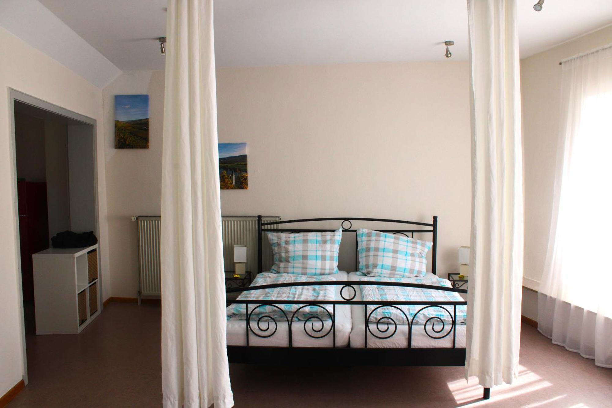 Ferienwohnung Altes Pfarrhaus Mit Flair Und Moselblick Brauneberg Kültér fotó